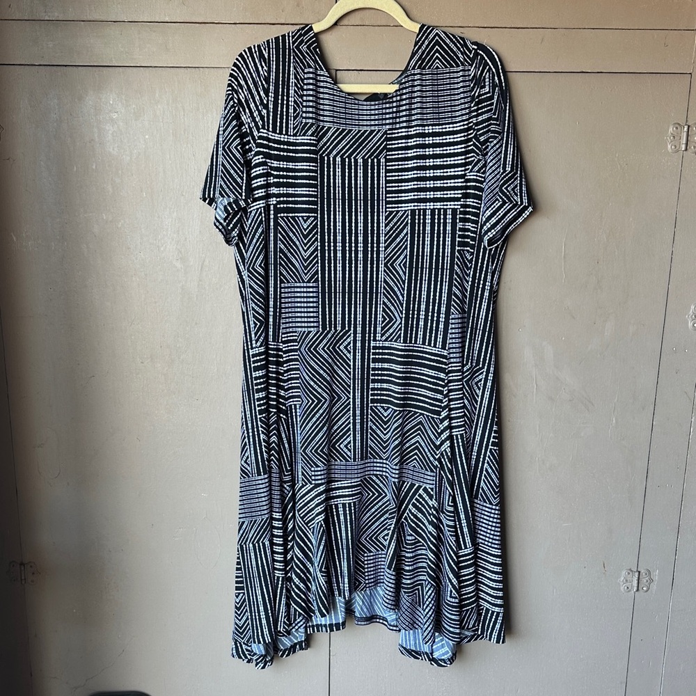 Chelsea & Theodore Monochrome Patterned Dress